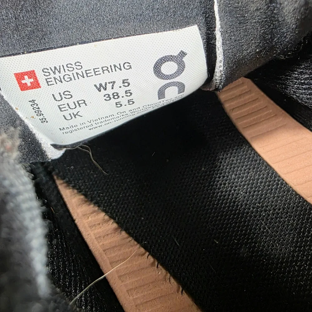 On Running Cloud Women's Running Shoes Sneakers Black Pink Size 7.5 - Picture 8 of 8